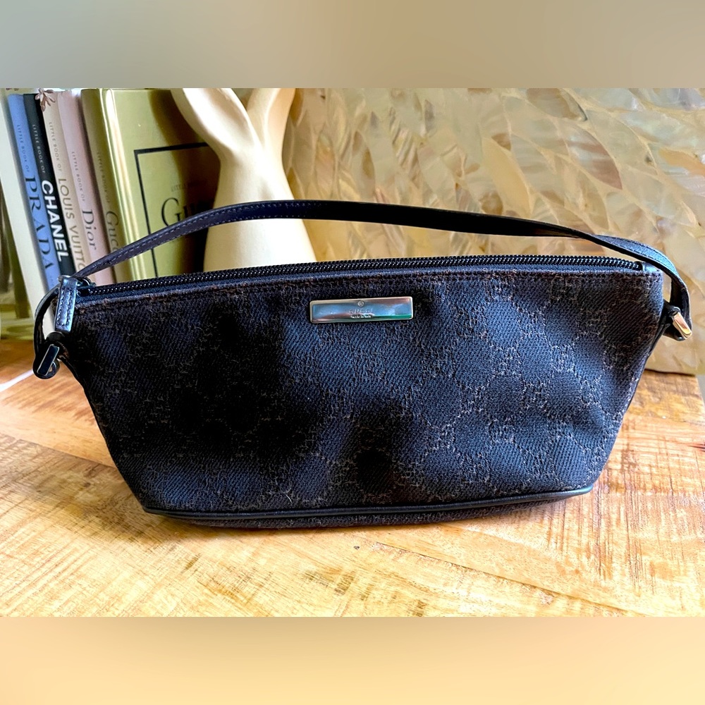 GUCCI Monogram GG Canvas Boat Baguette Pouchette